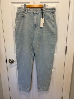 Refuse mom Light Wash Women’s Mom Jeans - #1135